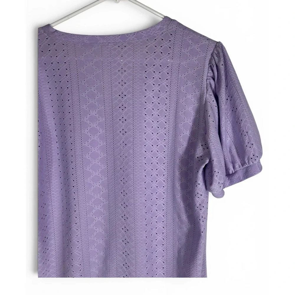 YVH Lavender Purple Eyelet Short Sleeve V-Neck Blouse Top L Puff Sleeve Lined - Picture 4 of 8
